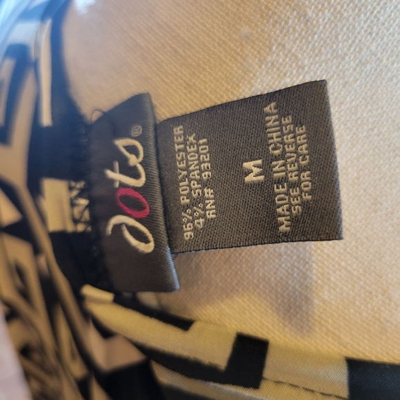 Geometric Print Wrap Dress - Picture 4 of 4